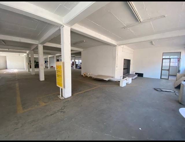 2,210M² WAREHOUSE FOR SALE IN INDUSTRIA NORTH
